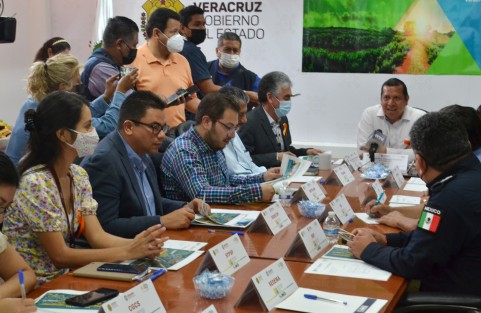 En las oficinas de la SEDARPA y junto a personal del INEGI, se instaló el Comité Estatal de Apoyo al Censo Agropecuario, que indagará las condiciones en las que trabajan campesinos del Estado. 
