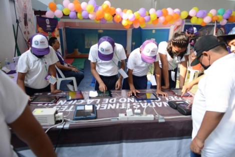 Este jueves el gobernador Cuitláhuac García Jiménez inauguró la Macro Feria Infantil Aprendo a cuidarme, que tendrá lugar en esta ciudad y puerto del 26 al 29 de mayo, con la participación de 13 dependencias estatales encabezadas por la Secretaría de Protección Civil (PC).