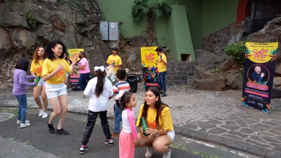 Promoción del Festival de la Salsa en el Paseo de los Lagos este domingo, a una semana de llevarse a cabo, aún cuando se ha anunciado que se rompió el récord de solicitud de boletos.  