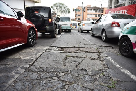 Con una inversión superior a los 8 millones de pesos y para resolver el deterioro que presenta, este miércoles 1 de junio comenzará la rehabilitación integral de la calle Francisco Javier Clavijero, en el tramo comprendido entre la avenida Manuel Ávila Camacho y la calle Manlio Fabio Altamirano.
