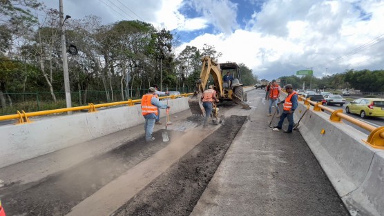 Para mejorar la seguridad y la movilidad vial, personal de Parque de Maquinaria realiza cortes de asfalto en los puentes Murillo Vidal y Presidentes, así como en la avenida 20 de  Noviembre y el Circuito Presidentes.