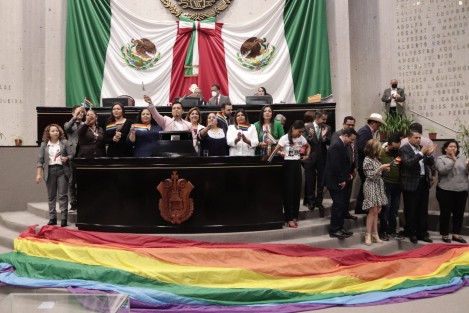 El Matrimonio igualitario fue aprobado en el estado de Veracruz. Con 38 votos a favor, 4 en contra y cero abstenciones se reformó el artículo 75 del Código Civil. 