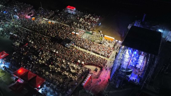 El arranque del Salsa Fest Veracruz 2022 en el salsódromo ubicado en el bulevar Vicente Fox, rebasó las expectativas con la afluencia de los amantes de la música, provenientes de 6 países y 22 estados, para bailar al ritmo de N Klabe, India y Los Van Van.