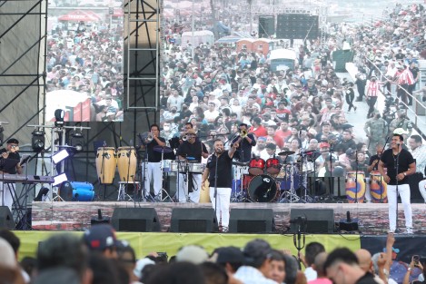 Al ritmo de N Klabe, India y Los Van Van, desde las 21 horas, el público disfrutó de  sus grandes éxitos, en lo que es considerado como el festival más importante de este género musical en el 
país.