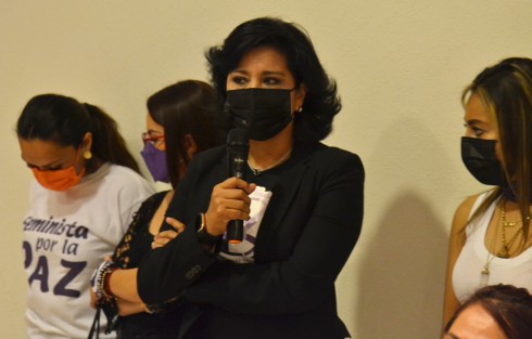 Muchos personajes participaron como oradores en la conferencia convocada por los padres de Viridiana.  