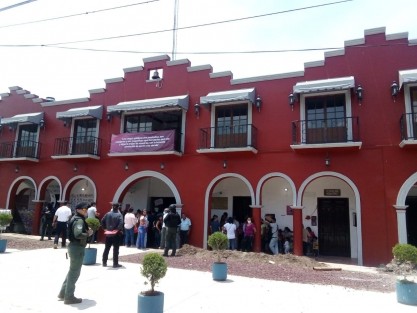 Exigieron ser atendidos por el alcalde Erik Ruiz, de quien aseguraron en meses anteriores pidieron audiencias y exponer las necesidades, entre ellos también la falta de agua para las viviendas. 