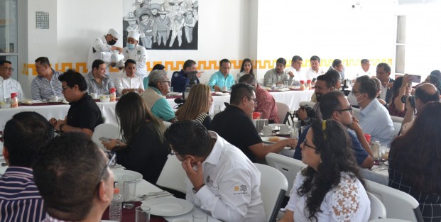 El Gobernador de Veracruz, Cuitláhuac García Jiménez,celebró con reporteros xalapeños el Día de la Libertad de Expresión.