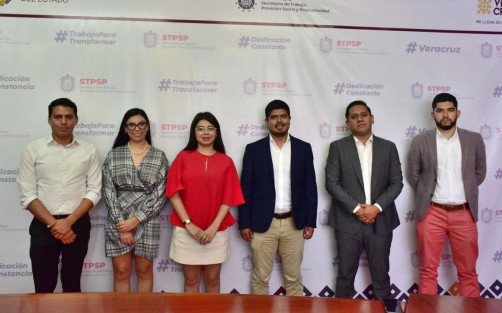  La Comisión Estatal para la Atención y Protección de los Periodistas (CEAPP) y la Secretaría del Trabajo, Previsión Social y Productividad de Veracruz (STPSP) establecieron un primer acercamiento para desarrollar una agenda que permita mejorar las condiciones laborales de las y los periodistas veracruzanos.