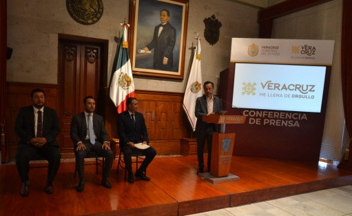 Tal como lo había comprometido, el gobernador Cuitláhuac García Jiménez presentó el Plan Turístico para el Aquarium del Puerto de Veracruz, que incluye entradas gratuitas al público en general el segundo martes de cada mes, excepto julio y diciembre, los días del Carnaval y Semana Santa, de acuerdo con la Secretaría de Turismo y Cultura (SECTUR).