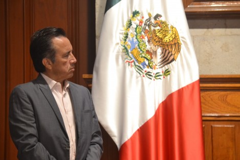 Tal como lo había comprometido, el gobernador Cuitláhuac García Jiménez presentó el Plan Turístico para el Aquarium del Puerto de Veracruz, que incluye entradas gratuitas al público en general el segundo martes de cada mes, excepto julio y diciembre, los días del Carnaval y Semana Santa, de acuerdo con la Secretaría de Turismo y Cultura (SECTUR).