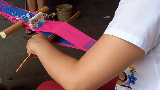 Las mañanas de los sábados en Centro Recreativo Xalapeño toma vida con los talleres de jarana (en sus variantes), zapateado y telar de cintura, además de poderse disfrutar de exposiciones o visitar la librería.