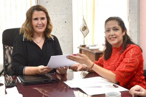 La LXVI Legislatura del Estado de Veracruz, recibió de la presidenta del Instituto Veracruzano de Acceso a la Información y Protección de Datos Personales (IVAI), comisionada Naldy Patricia Rodríguez Lagunes, la propuesta de reforma a la Ley 875 de Transparencia y Acceso a la Información Pública para el Estado de Veracruz, que tiene como finalidad eficientar las actividades de este organismo autónomo.