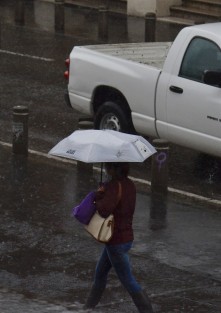 De acuerdo con la última actualización de los modelos de pronóstico meteorológico, se prevé persistan las condiciones para lluvias fuertes durante el jueves y viernes y aumentar el potencial durante el sábado y domingo.