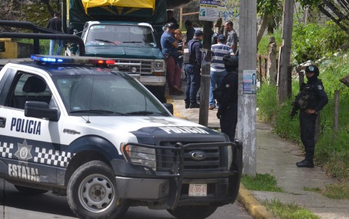  Hombres  que viajaban en unas motocicletas asesinaron a balazos a Antonio N, quien conducía su auto sobre la Av.  Mártires del 28 de Agosto de esta capital. Cabe mencionar que el hermano de éste fue asesinado el lunes anterior en la colonia  Los Pinos a unas calles donde quedó el hoy occiso.