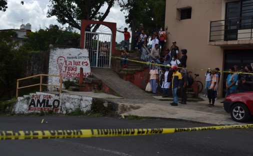  Hombres  que viajaban en unas motocicletas asesinaron a balazos a Antonio N, quien conducía su auto sobre la Av.  Mártires del 28 de Agosto de esta capital. Cabe mencionar que el hermano de éste fue asesinado el lunes anterior en la colonia  Los Pinos a unas calles donde quedó el hoy occiso.