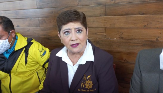 La directora de la Secundaria Técnica Industrial número 3 de la ciudad de Xalapa, Ernestina del Callejo Ángeles, dijo que hay aislamientos parciales por contagios de coronavirus, pero a manera de prevención, pues negó epidemia y que sí se han presentado contagios aislados.  