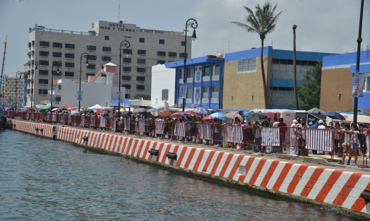 Este jueves, en el Puerto de Veracruz, inició el Festival de Velas Veracruz 2022, con la participación de barcos de Uruguay, Argentina, Brasil y el embajador mexicano de los mares, el buque-escuela Cuauhtémoc.  