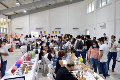 Se lleva a cabo la Primera Expo Feria Educativa Región Papaloapan en el municipio de Tierra Blanca, con actividades culturales, deportivas, desfile, proyectos productivos y muestra artesanal. 