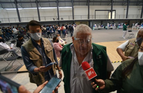El Delegado del Bienestar, Manuel Huerta, supervisó la jornada de vacunación y respondió a cuestionamiento de la prensa sobre varios temas.