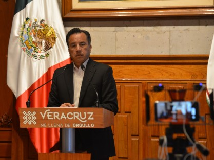 El gobernador Cuitláhuac García; el secretario de Desarrollo Económico, Enrique Nachón; y  el de Finanzas, José Luis Lima, anunciaron que este año, mediante Nacional Financiera, se destinarán mil 80 millones de pesos para apoyar a micro, medianas y pequeñas empresas de la entidad. 