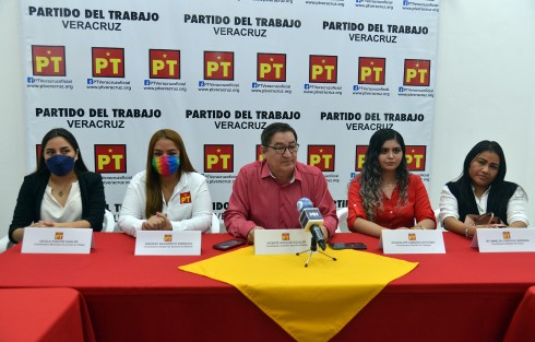 El Partido del Trabajo (PT) ha manifestado su intención de impulsar una iniciativa que reforme la ley de transporte público con el propósito de que estos tipos de transporte cuenten con cámaras de video de seguridad.

