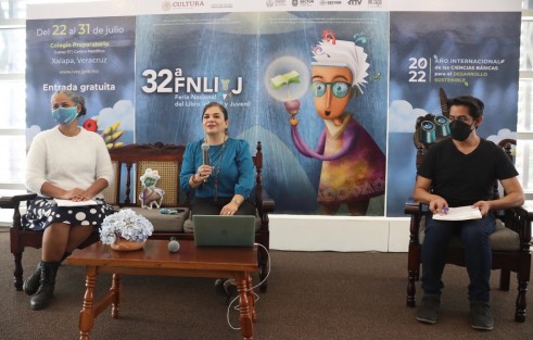  La directora general del Instituto Veracruzano de la Cultura (IVEC), Silvia Alejandre Prado, dio a conocer el programa de la trigésima segunda Feria Nacional del Libro Infantil y Juvenil que tendrá lugar en el Colegio Preparatorio de Xalapa, del 22 al 31 de julio, con más de 200 actividades presenciales y virtuales en torno a la promoción de la lectura, escritura, ilustración y preservación de las lenguas indígenas.

