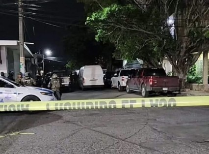 La Fiscalía General del Estado informó que inició carpeta de investigación por el homicidio de siete personas, tres mujeres y cuatro hombres, entre ellos un menor de edad,  alrededor de las 23:45 horas del domingo 3 de julio, en la colonia 1º de Mayo, el municipio de Boca del Río. 