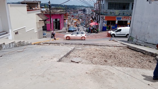Autoridades han explicado que la realización de varias obra simultáneas en Xalapa, es con el fin de aprovechar los recursos federales y evitar que los mismos deban ser devueltos, como a muchos molestó en la administración anterior. 