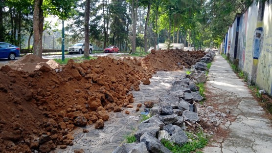 Si bien la obra se realiza con el fin de una conducción más eficiente del agua a tanques de almacenamiento y distribución a las colonias, algunos ven con recelo la posibilidad de tener que compartir el agua que llega a la capital con cada día más personas.  