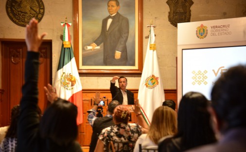 A pregunta de la prensa, el gobernador Cuitláhuac García Jiménez afirmó que Veracruz y México están preparados para ser gobernados por una mujer;  y que este sector siempre ha estado listo para encabezar esas responsabilidad, sin embargo les ha sido negada por administraciones machistas.