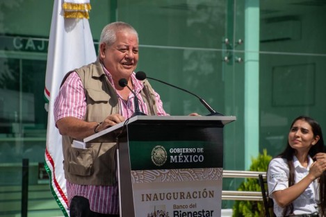 El Delegado expresó que el Banco del Bienestar servirá para agilizar las economías y que el dinero se quede en las comunidades; también dijo que al final de este año estarán operando 252 sucursales en Veracruz.