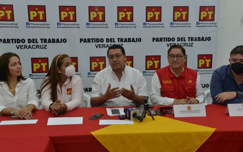 En conferencia de prensa, el diputado del Partido del Trabajo, Ramón Díaz Ávila, expresó que espera que mañana miércoles a las 14:00 horas, Pasiano Rueda salga del penal de Tuxpan donde se encuentra internado.