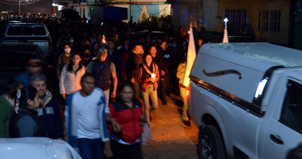 Aspecto de los restos de los jóvenes migrantes de San Marcos Atexquilapan municipio de Naolinco, fallecidos en San Antonio Texas. 