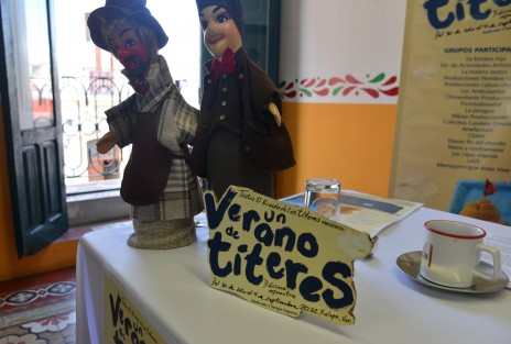En la Décima muestra Un Verano de Titeres, participan  17 agrupaciones en un evento dedicado a la vida y obra de Sergio Esparza. Habrá  funciones con causa social, exposición, talleres y mucho teatro. 