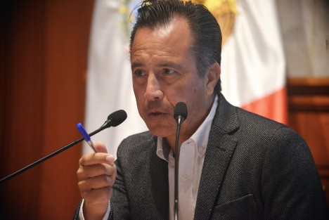 A cuestionamientos de comunicadores, el gobernador García Jiménez dijo que su gobierno no se mete en temas legales como el de Paciano N y Jorge N y que serán las instancias de justicia quienes determinen estos casos.  
