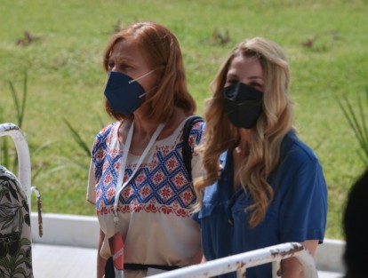 Estuvieron presentes la secretaria de Energía, Rocío Nahle García; el subsecretario de Egresos de Hacienda, Juan Pablo de Botton Falcón; los vicepresidentes de Nestlé, Fernando César Echegaray y Marco Antonio Costa Guimaraes; el presidente del Consejo Coordinador Empresarial, Francisco Cervantes Díaz; la alcaldesa Patricia Lobeira Rodríguez y la caficultora Margarita Pimentel González, entre otros. 
