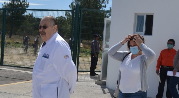 El titular de la Secretaría de Salud (SS) en Veracruz, Gerardo Díaz Morales, informó que en las ciudades de Xalapa y Veracruz hay dos casos sospechosos de personas contagiadas de la viruela del mono. Los resultados de estos estudios serán dados a conocer dentro de 14 días, confirmó el Secretario de Salud.