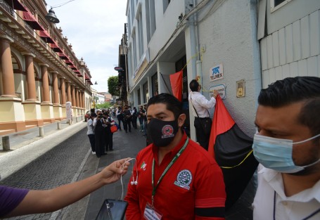 Como han explicado en varias ocasiones,la huelga deriva de incumplimiento del contrato colectivo de trabajo. Acusan de la no creación de nuevas plazas y outsourcing. La empresa ha informado que la huelga no afectará los servicios, aunque se ignora cómo se solucionará las fallas en que es requerido el trabajo de personal... ¿outsourcing?