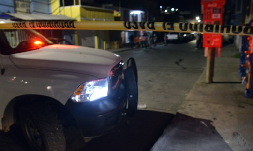 La noche del jueves se reportó la muerte, presuntamente por causas naturales, de una persona en un supuesto centro de rehabilitación de AA en la colonia Rafael Hernández Ochoa. 