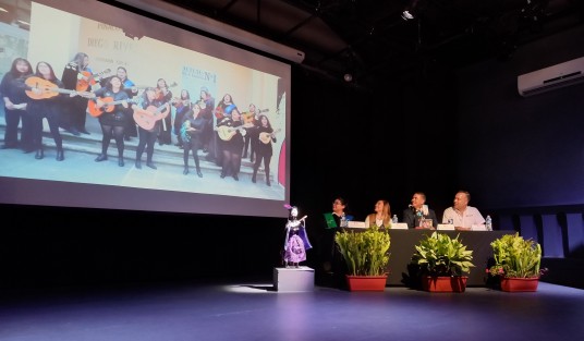 En el Centro Recreativo Xalapeño fue presentado el 9° Festival Internacional de Tunas Femeniles, el cual se realizará en Xalapa los días 4, 5 y 6 de Agosto, con invitados de Chile, Colombia, España, y distintos puntos de la República Mexicana. 