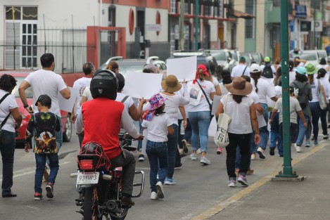 Colectivos de familiares de desaparecidos marcharon como cada fin de mes para exigir a las autoridades se agilice la búsqueda de sus seres queridos. En esta ocasión se recordó los casos de Arturo López, desaparecido en 2008, Mario Figueroa desaparecido en 07/2020 y Daniel, Cédrik, e Iván desaparecidos en los meses de julio de distintos años.