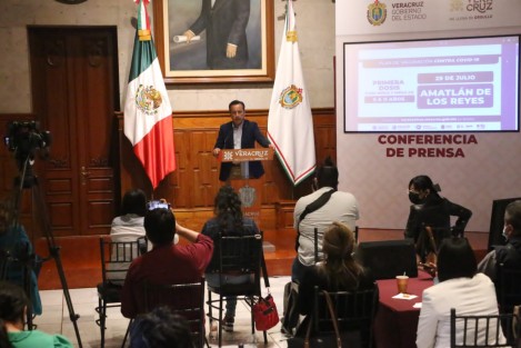 El goberbanfor Cuitlahuac García Jiménez anuncio la la próxima inmunización antiCOVID en varios municipios para los de 5 a 11 años, destacó la participación de veracruzanos en la Estrategia Nacional de Vacunación, que evitó un gran número de contagios en la Quinta Ola de contagios 