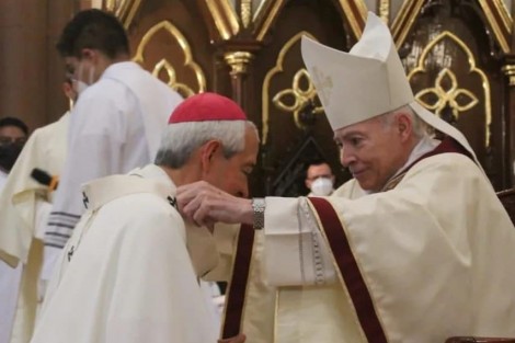 Este  domingo en la Catedral Metropolitana de Xalapa, el Cardenal Carlos Aguiar Retes, Arzobispo de la Arquidiócesis Primada de Méxicoen representación del Papa Francisco, impuso el Palio Arzobispal al Arzobispo Carlos Patrón Wong.