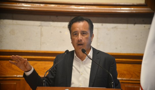 El gobernador de Veracruz, Cuitláhuac García Jiménez confirmó que el exfiscal General del Estado (FGE), Jorge N fue trasladado a al penal de alta seguridad de Almoloya Edomex, luego de haber sido vinculado a proceso.