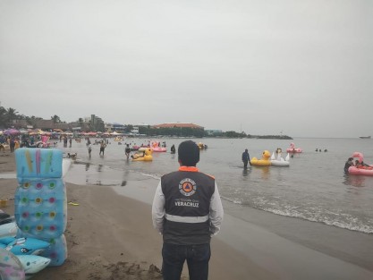 Alrededor de 12 mil elementos federales, estatales y municipales implementan acciones conjuntas para proteger a quienes visiten los principales centros turísticos en el Plan Operativo Temporada Vacacional Verano 2022, puesto en marcha por el Gobierno del Estado, el cual finalizará el 26 de agosto.