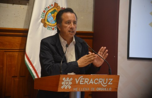  Honestidad, austeridad, transparencia y combate a la corrupción son los ejes rectores que hoy tienen al Instituto de Pensiones del Estado (IPE) como uno de los mejores ejemplos del rescate y fortalecimiento de las finanzas en Veracruz. Tenemos un instituto recuperado, reiteró el gobernador Cuitláhuac García.