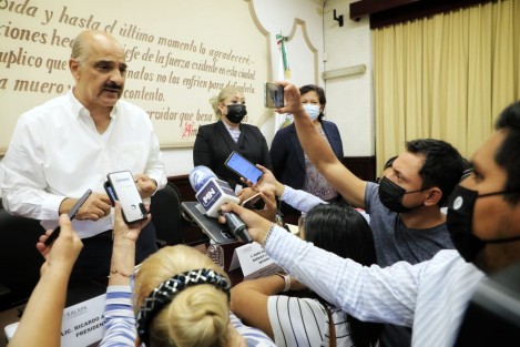 La Comisión Municipal de Agua Potable y Saneamiento (CMAS) no detiene labores y continuará con diversos proyectos de obra donde destaca la atención a 50 mil metros lineales de red hidráulica, pluvial y sanitaria como meta para este año, afirmó el presidente municipal Ricardo Ahued Bardahuil. 

