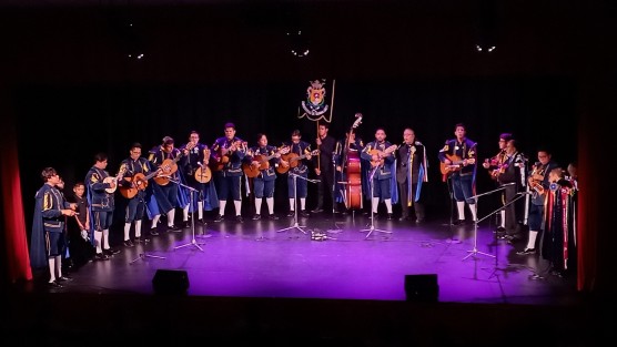 Hoy sábado, la callejoneada estará encabezada por la Estudiantina de la Universidad de Guanajuato, e inicia a las 17:00 hrs. en la Plaza Lerdo  