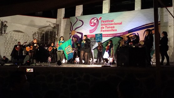 Con la participación de las Tunas invitadas en un concierto en el Foro Abierto de la Casa del Lago UV, concluyó el 9° Festival Internacional de Tunas Femeninas Xalapa 2022. Se les entregaron reconocimientos. 