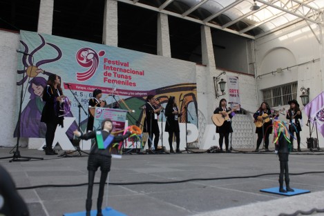 Con la participación de las Tunas invitadas en un concierto en el Foro Abierto de la Casa del Lago UV, concluyó el 9° Festival Internacional de Tunas Femeninas Xalapa 2022. Se les entregaron reconocimientos. 
